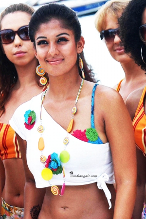 6 (4) Nayanthara